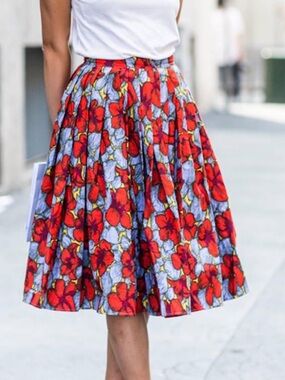 H&M Red Floral Pleated Midi Skirt Knee Length A-Line Print Size 6